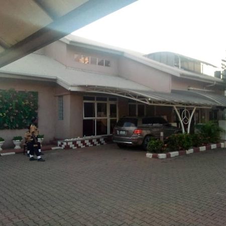 Diamond Lane Hotel Абуджа Экстерьер фото