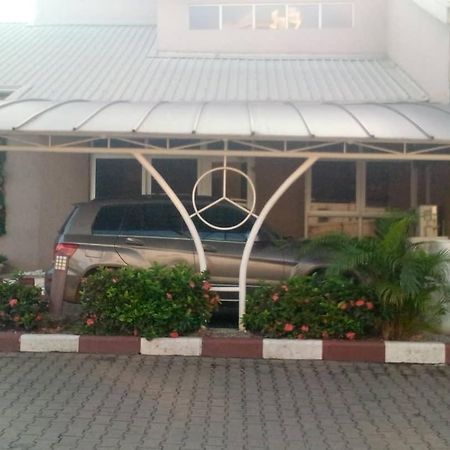Diamond Lane Hotel Абуджа Экстерьер фото