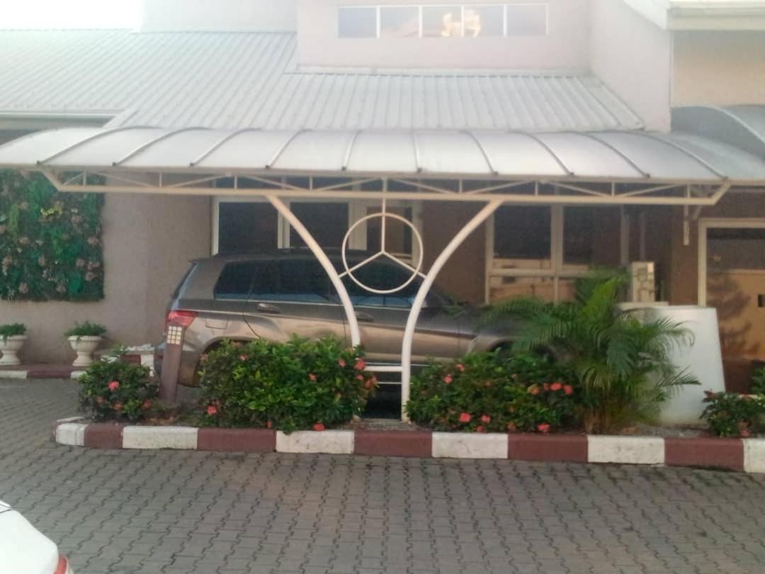 Diamond Lane Hotel Абуджа Экстерьер фото