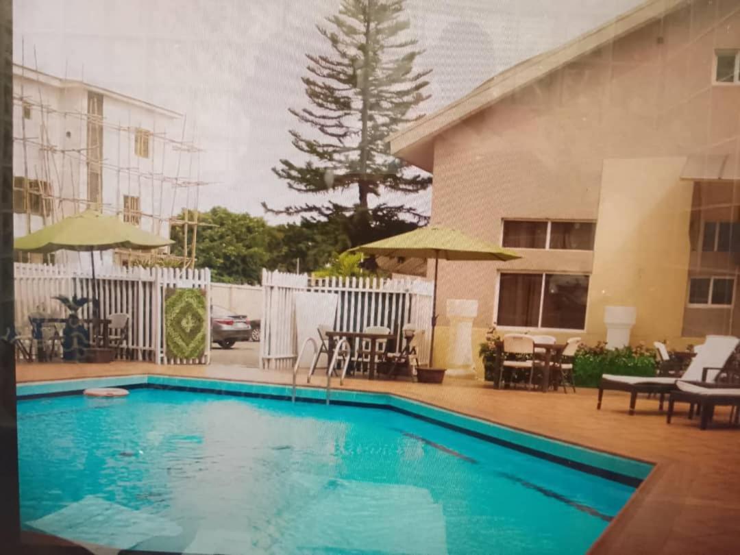 Diamond Lane Hotel Абуджа Экстерьер фото