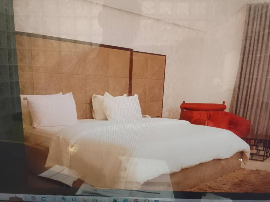 Diamond Lane Hotel Абуджа Экстерьер фото
